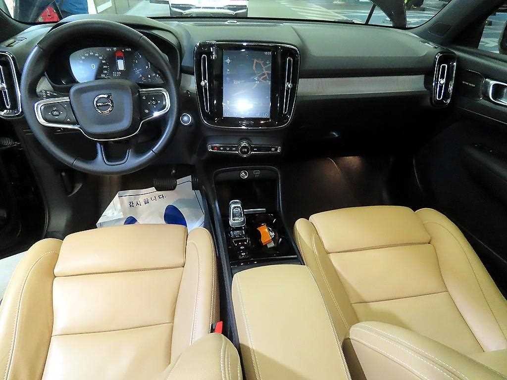 볼보 XC40 B4 AWD 인스크립션 이미지 10
