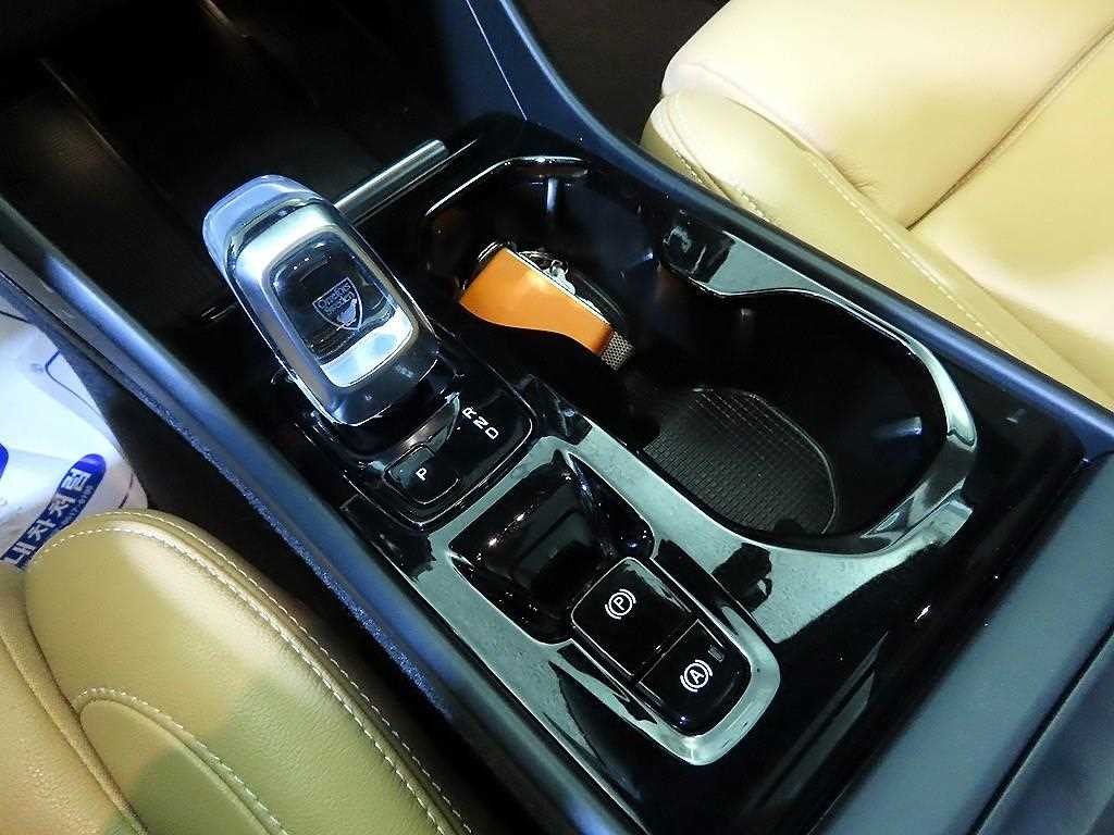 볼보 XC40 B4 AWD 인스크립션 이미지 12