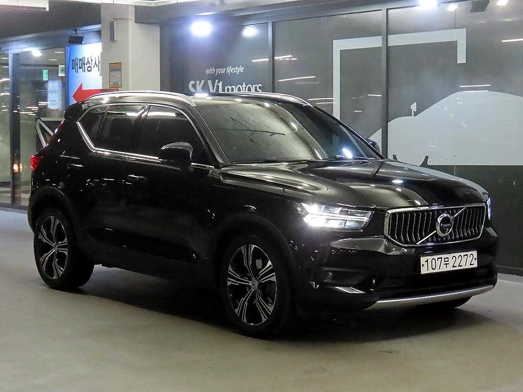 볼보 XC40 B4 AWD 인스크립션 이미지 2