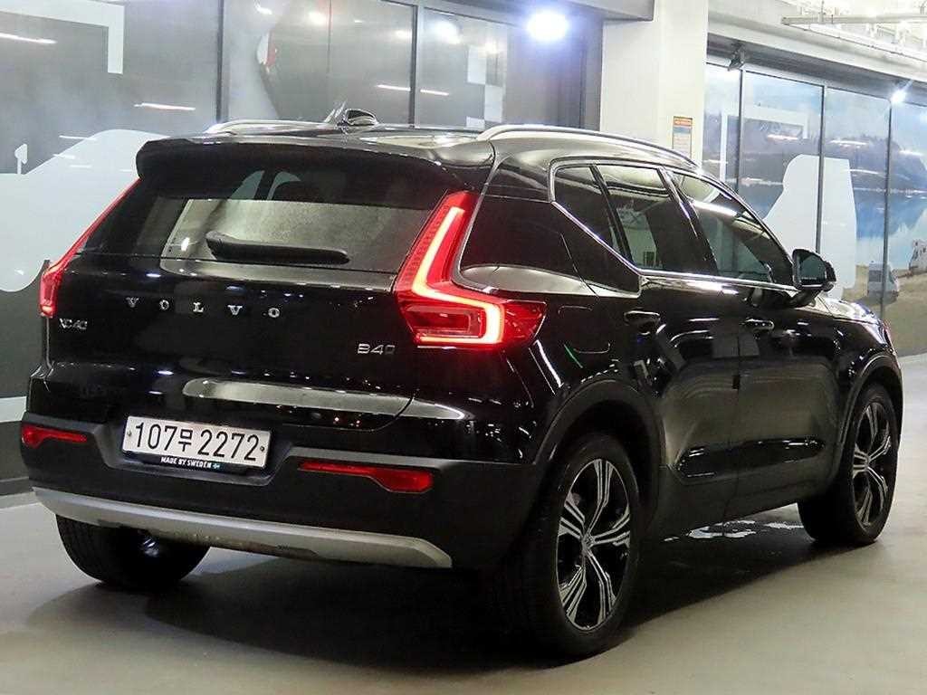 볼보 XC40 B4 AWD 인스크립션 이미지 4
