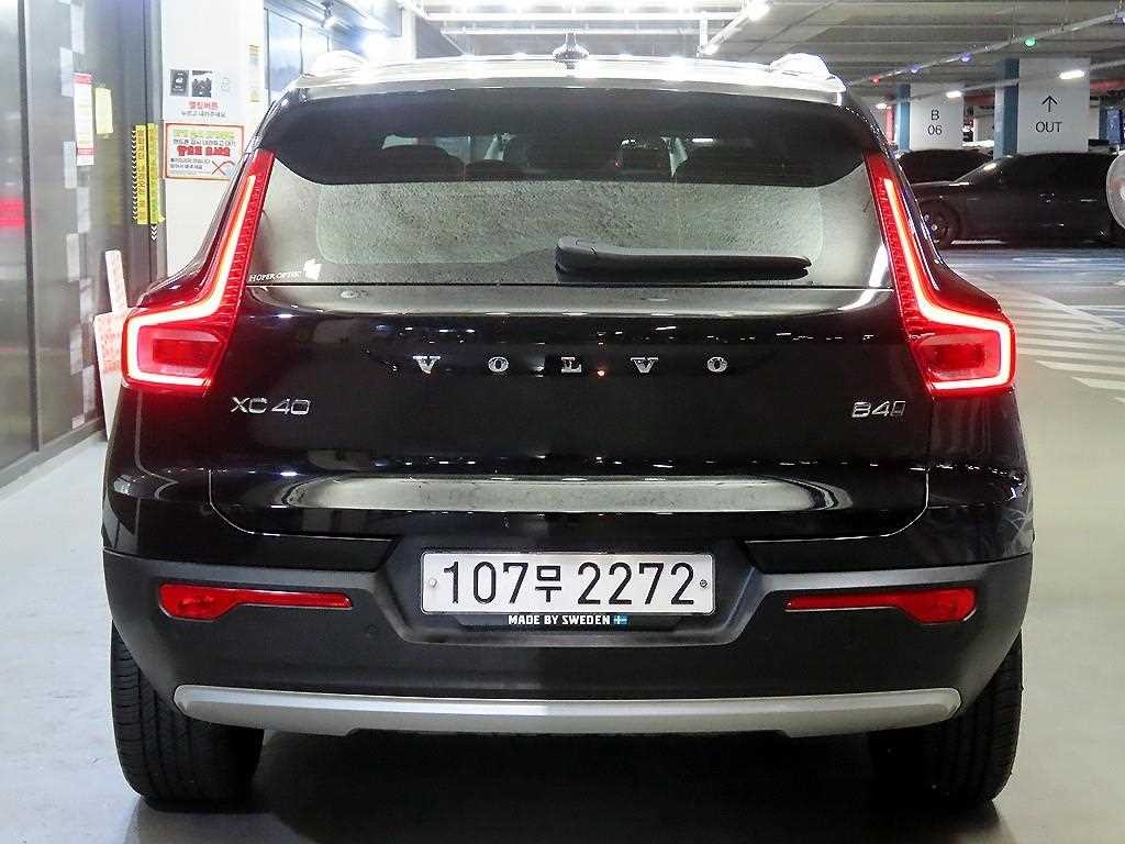 볼보 XC40 B4 AWD 인스크립션 이미지 5
