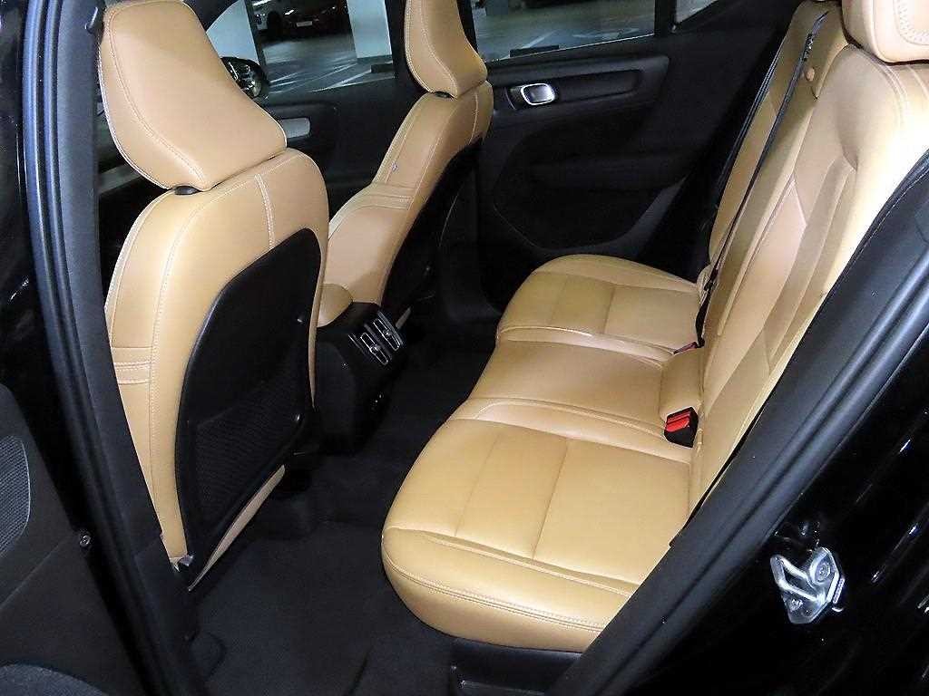 볼보 XC40 B4 AWD 인스크립션 이미지 7