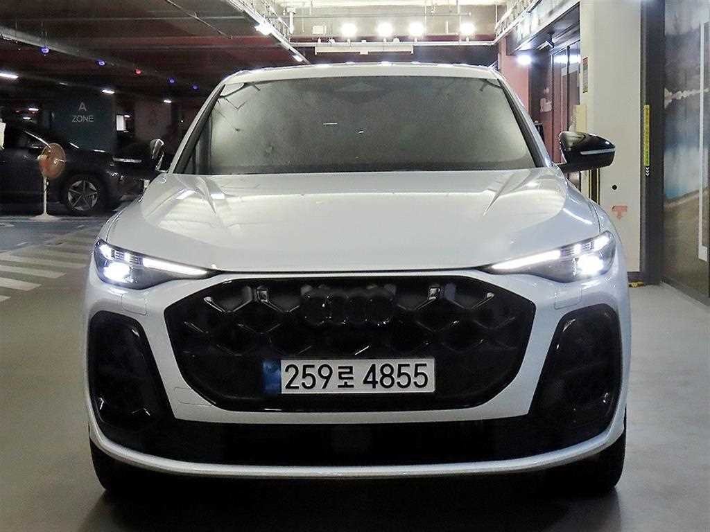 아우디 Q5 Q5 (80A) 스포트백 45 TFSI 콰트로 S-라인 이미지 2