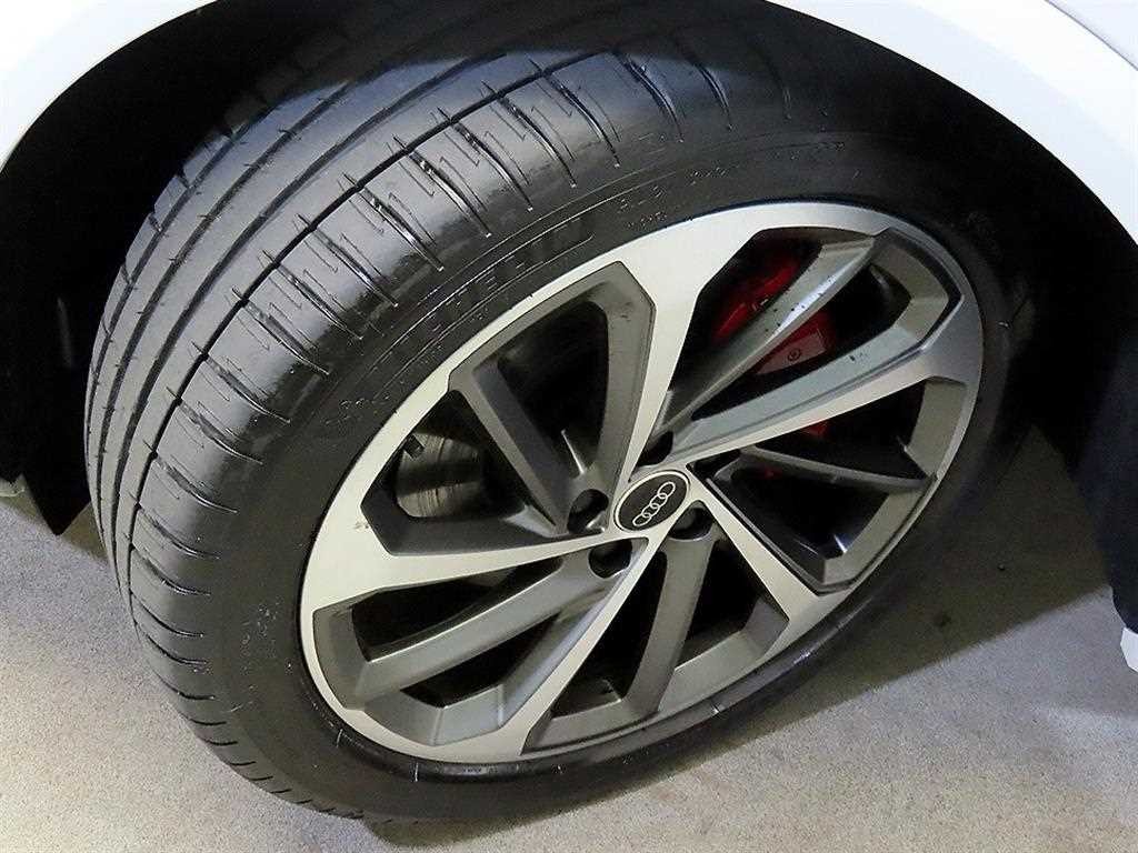 아우디 Q5 Q5 (80A) 스포트백 45 TFSI 콰트로 S-라인 이미지 20