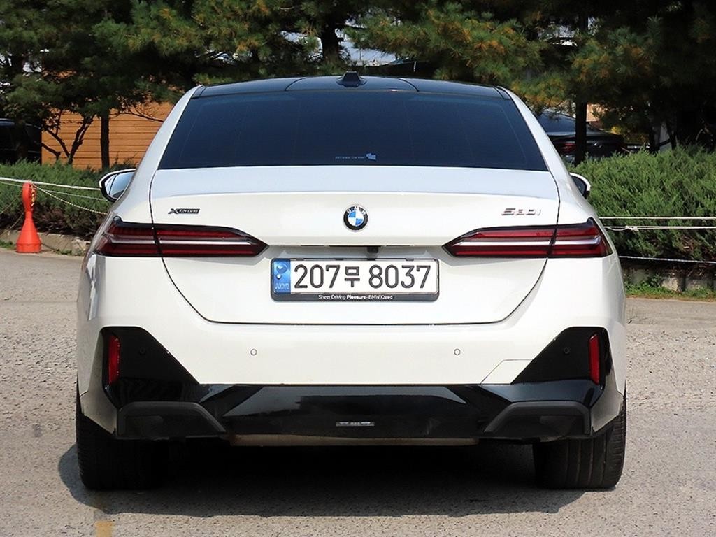 BMW 5시리즈 5시리즈 (G60) 530i xDrive M 스포츠 이미지 4
