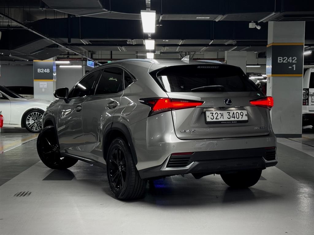 렉서스 NX NX 300h 슈프림 이미지 2