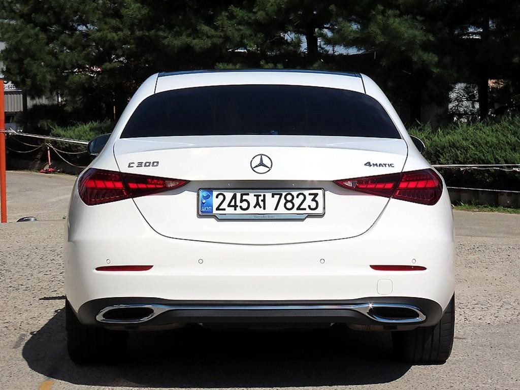 벤츠 C 클래스 C클래스 W206 C300 4MATIC 아방가르드 이미지 4