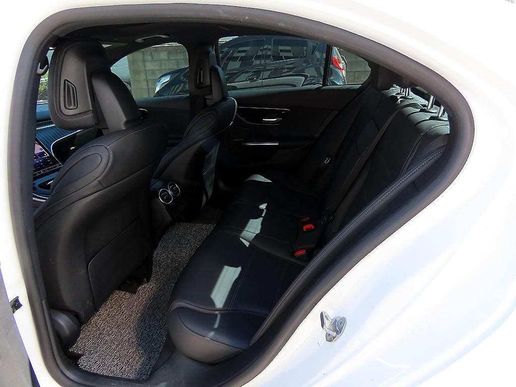 벤츠 C 클래스 C클래스 W206 C300 4MATIC 아방가르드 이미지 6
