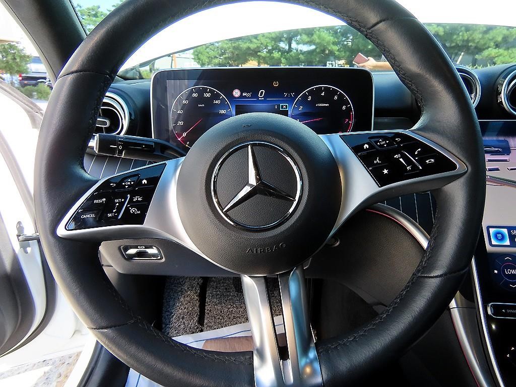 벤츠 C 클래스 C클래스 W206 C300 4MATIC 아방가르드 이미지 8