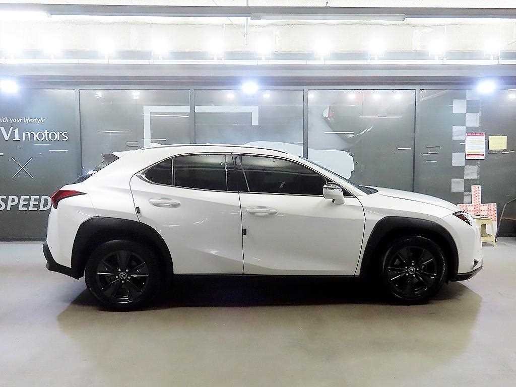렉서스 UX UX 250h 2.0 2WD 이미지 3