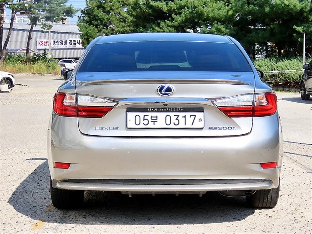 렉서스 ES 뉴ES300h 슈프림 이미지 4