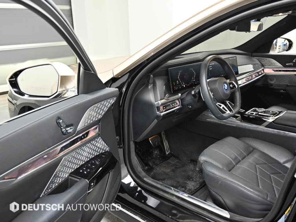 BMW 7시리즈 7시리즈 (G70) 750e xDrive M 스포츠 이미지 11