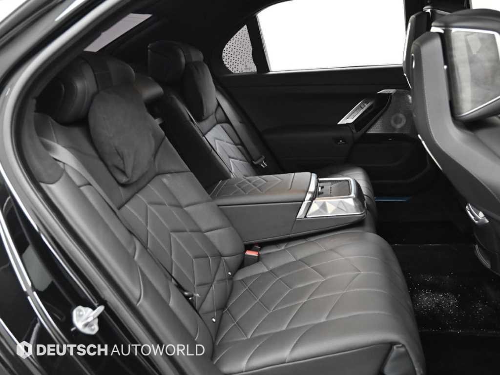 BMW 7시리즈 7시리즈 (G70) 750e xDrive M 스포츠 이미지 12