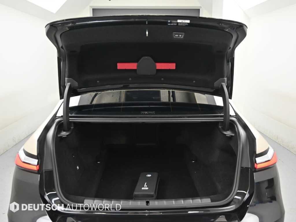 BMW 7시리즈 7시리즈 (G70) 750e xDrive M 스포츠 이미지 19