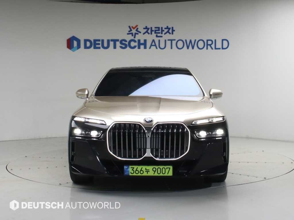 BMW 7시리즈 7시리즈 (G70) 750e xDrive M 스포츠 이미지 3