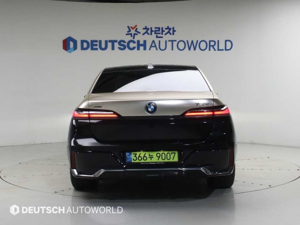 BMW 7시리즈 7시리즈 (G70) 750e xDrive M 스포츠 이미지 4