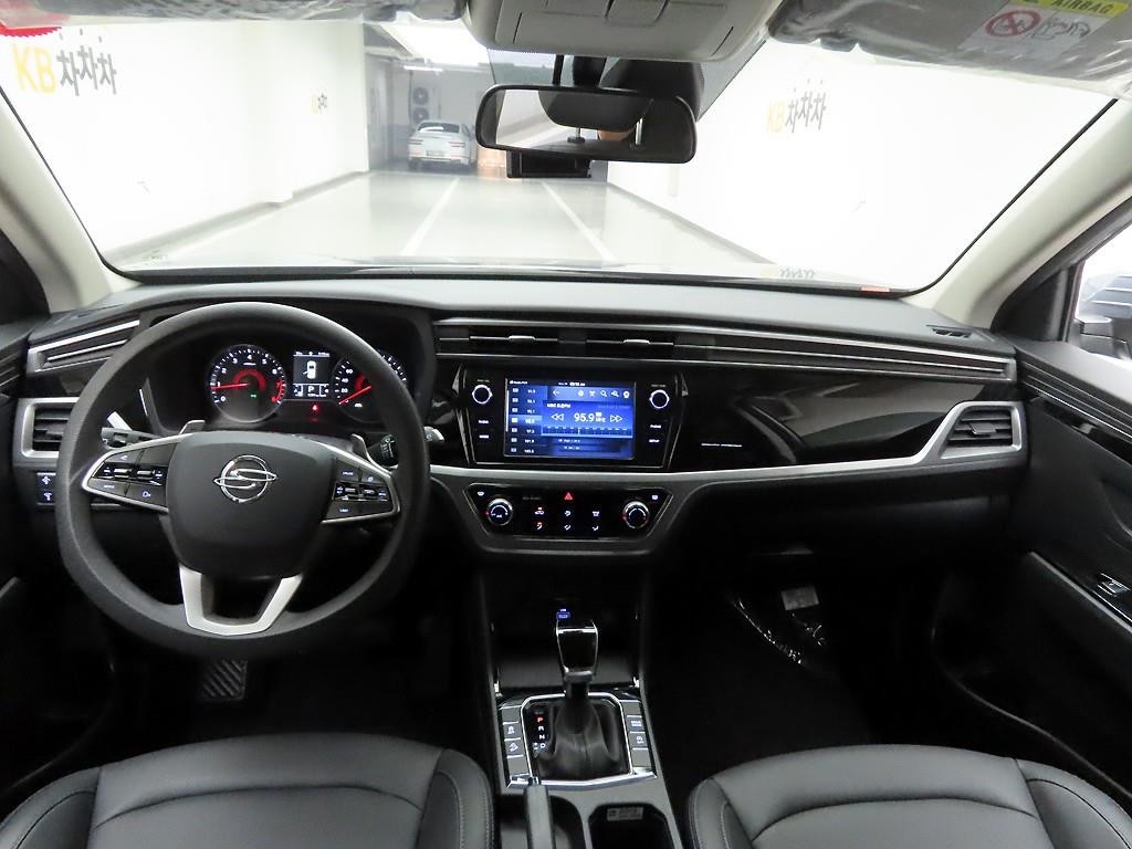 KG모빌리티(쌍용) 코란도 뷰티풀코란도 2WD 가솔린 1.5 C5 이미지 6