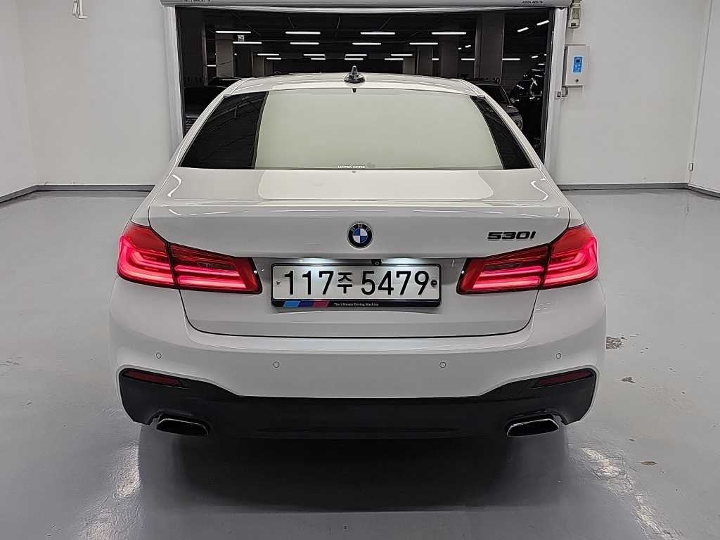 BMW 5시리즈 5시리즈 (G30) 530i M 스포츠 플러스 이미지 3