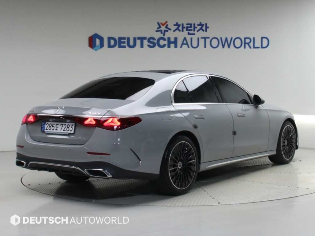 벤츠 E 클래스 E-클래스 W214 E300 4MATIC AMG Line 프리미어 스페셜 이미지 2