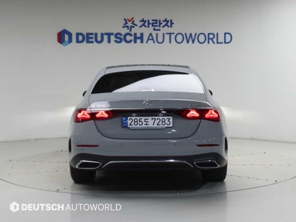 벤츠 E 클래스 E-클래스 W214 E300 4MATIC AMG Line 프리미어 스페셜 이미지 4