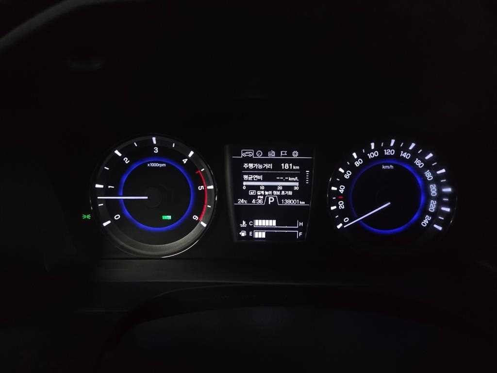 KG모빌리티(쌍용) 렉스턴 G4렉스턴 디젤 2.2 2WD 럭셔리 이미지 12