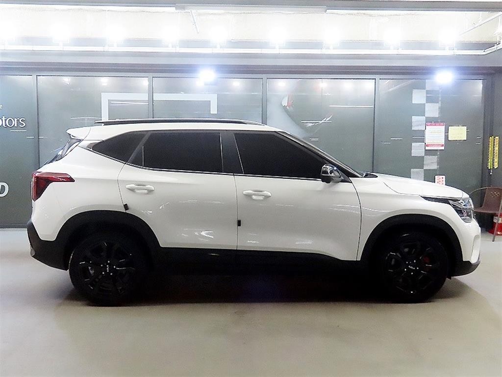 기아 셀토스 더 뉴 셀토스 가솔린 1.6 터보 4WD 그래비티 이미지 3