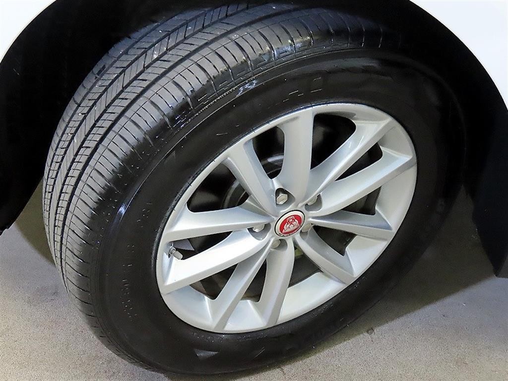 재규어 F-PACE 20d 포트폴리오 이미지 20