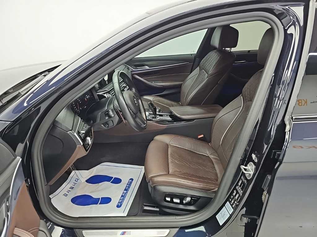BMW 5시리즈 5시리즈 (G30) 530i xDrive M 스포츠 플러스 이미지 11