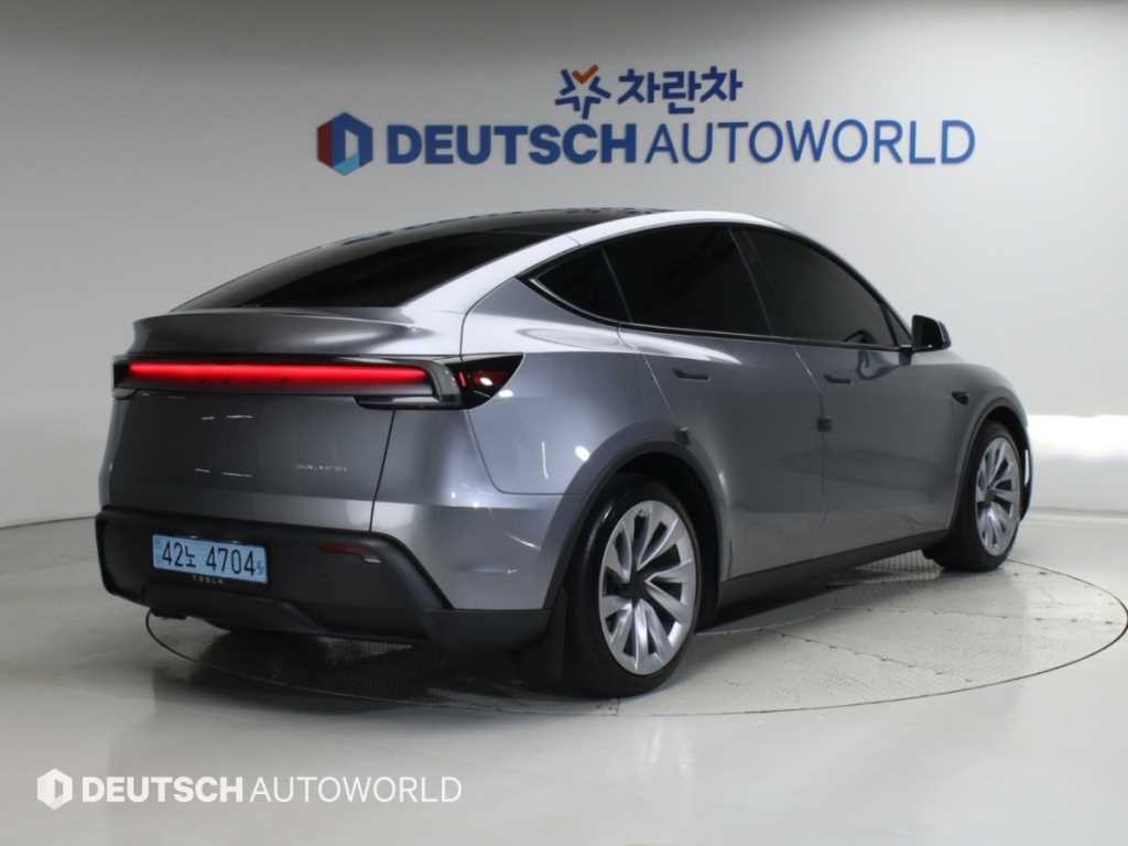 테슬라 모델 Y 롱 레인지 이미지 2