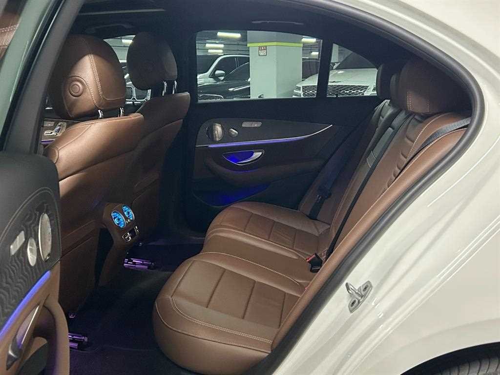 벤츠 E 클래스 E-클래스 W213 E350 4MATIC 아방가르드 이미지 9