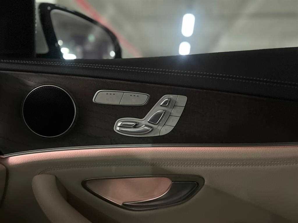 벤츠 E 클래스 E-클래스 W213 E300 4MATIC 익스클루시브 이미지 11