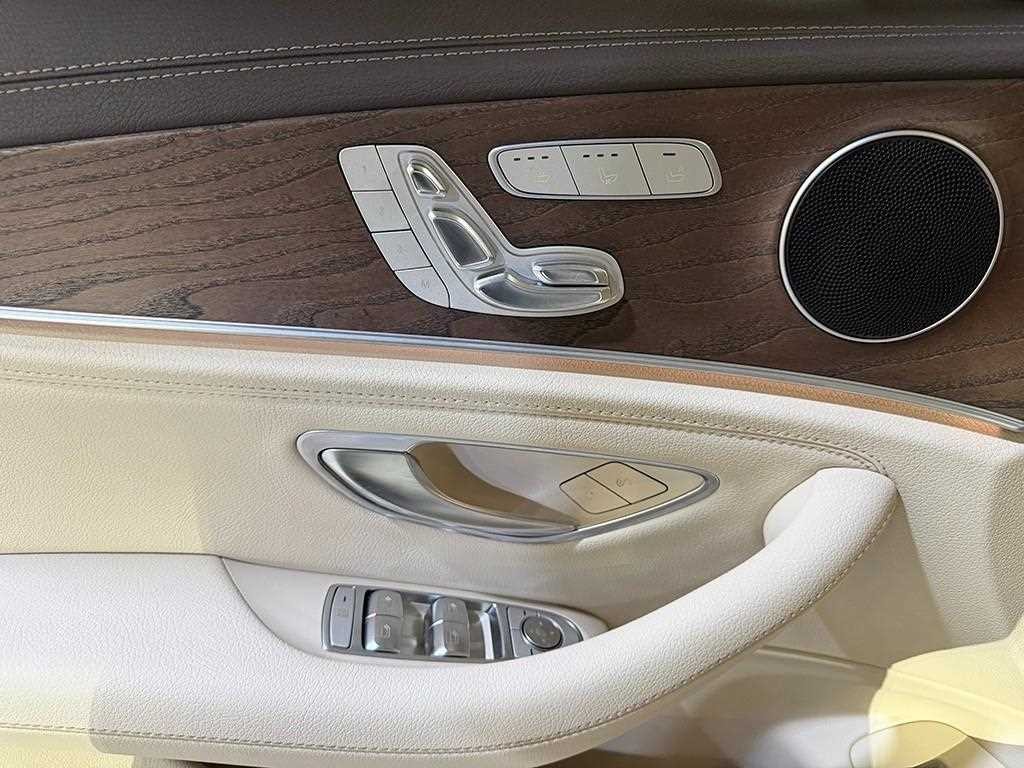 벤츠 E 클래스 E-클래스 W213 E300 4MATIC 익스클루시브 이미지 13