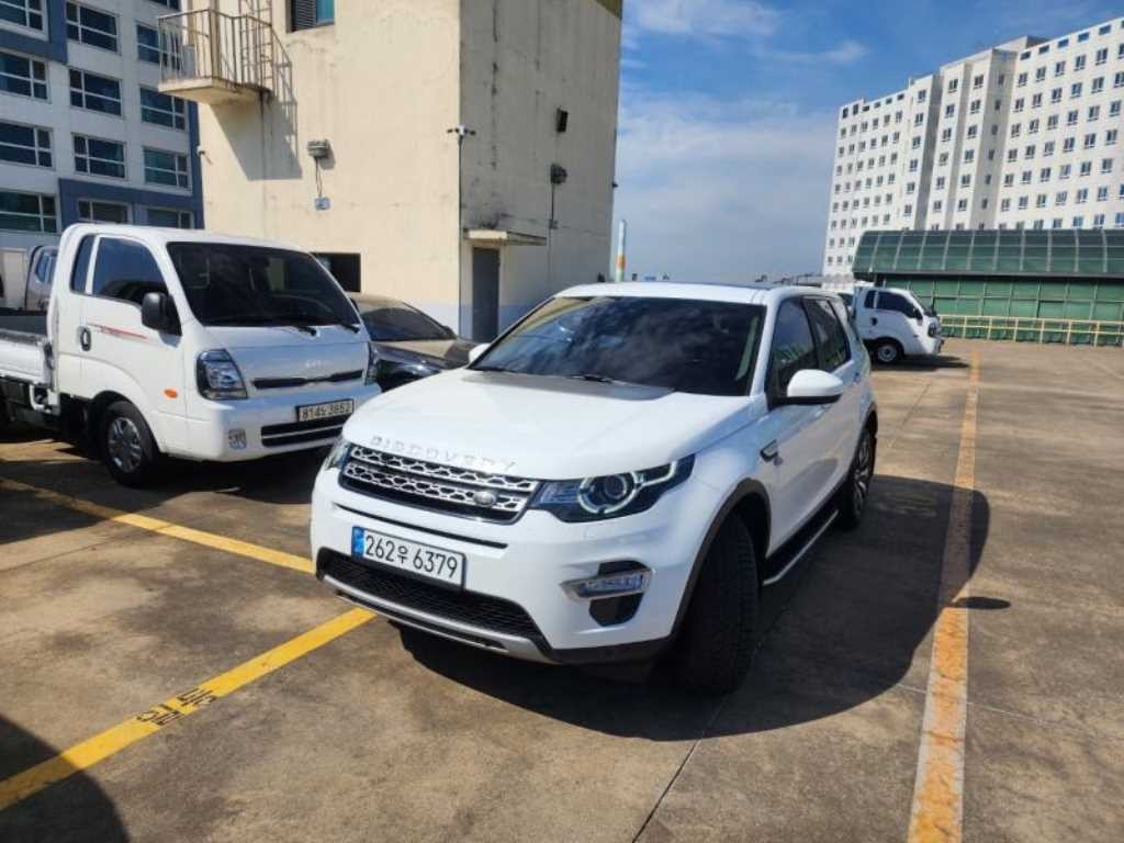 랜드로버 디스커버리 스포츠 2.0 TD4 HSE 럭셔리 이미지 2