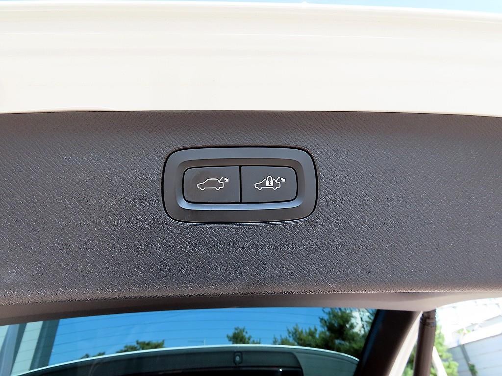 볼보 XC90 XC90 2세대 2.0 D5 AWD R-디자인 이미지 16