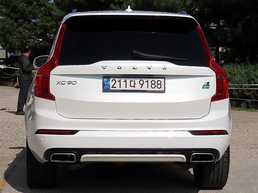 볼보 XC90 XC90 2세대 2.0 D5 AWD R-디자인 이미지 4