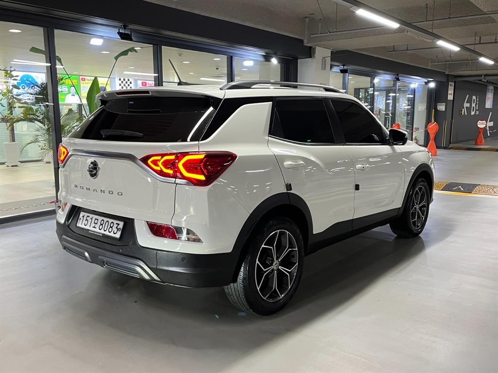 KG모빌리티(쌍용) 코란도 뷰티풀코란도 2WD 디젤 1.6 C7 이미지 4