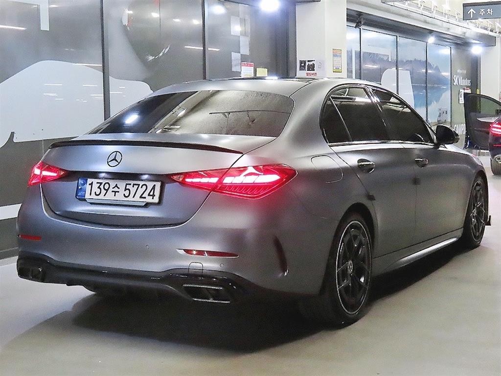 벤츠 C 클래스 C클래스 W206 C300 4MATIC 아방가르드 이미지 4