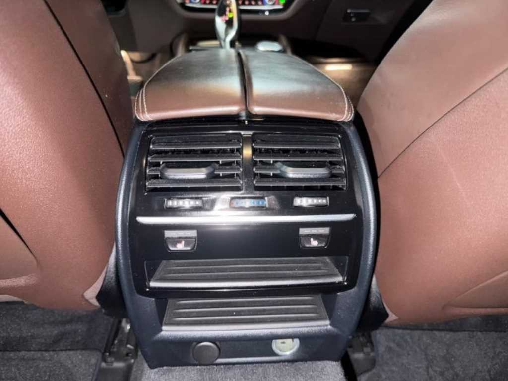 BMW 5시리즈 5시리즈 (G30) 520d xDrive 럭셔리 플러스 이미지 16