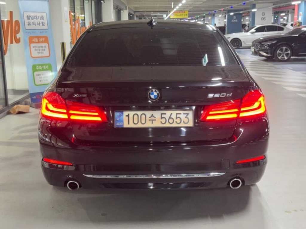BMW 5시리즈 5시리즈 (G30) 520d xDrive 럭셔리 플러스 이미지 5