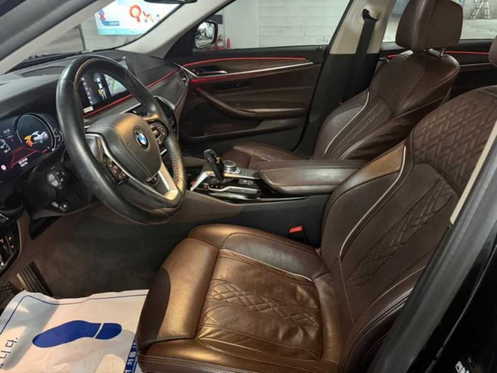 BMW 5시리즈 5시리즈 (G30) 520d xDrive 럭셔리 플러스 이미지 6