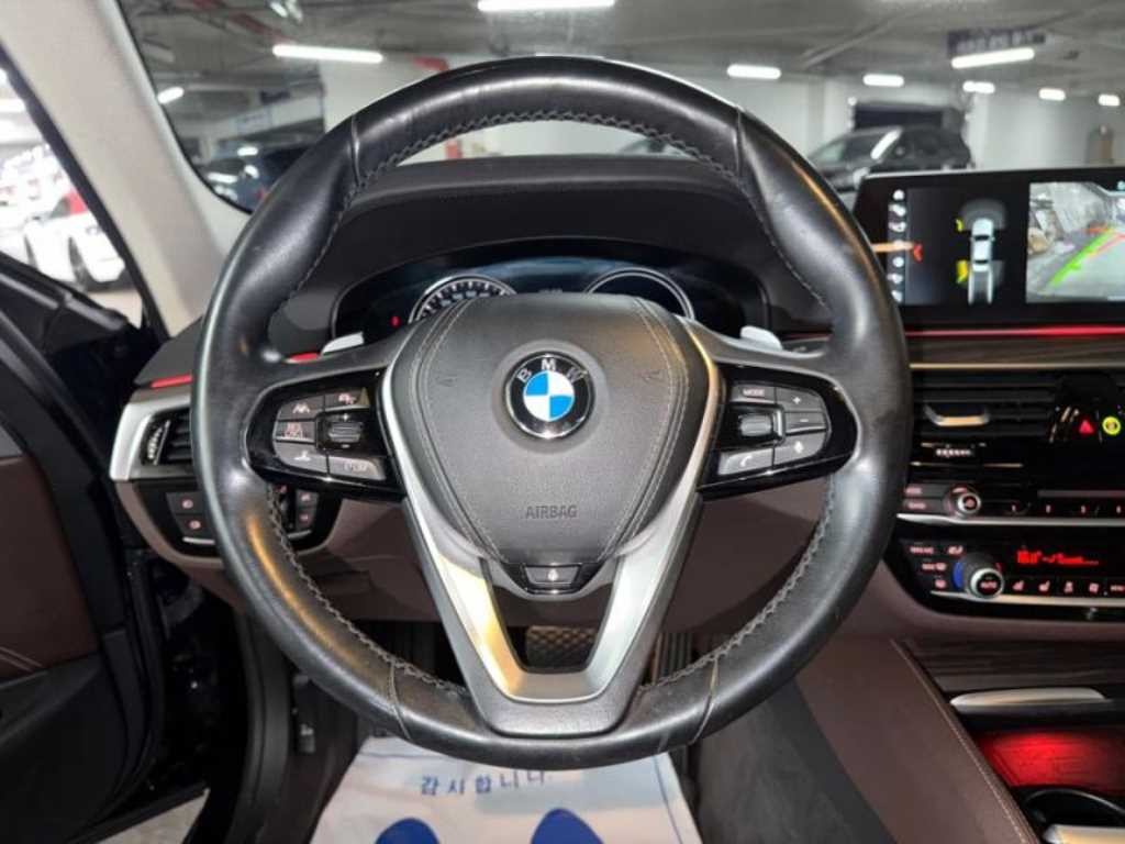 BMW 5시리즈 5시리즈 (G30) 520d xDrive 럭셔리 플러스 이미지 8
