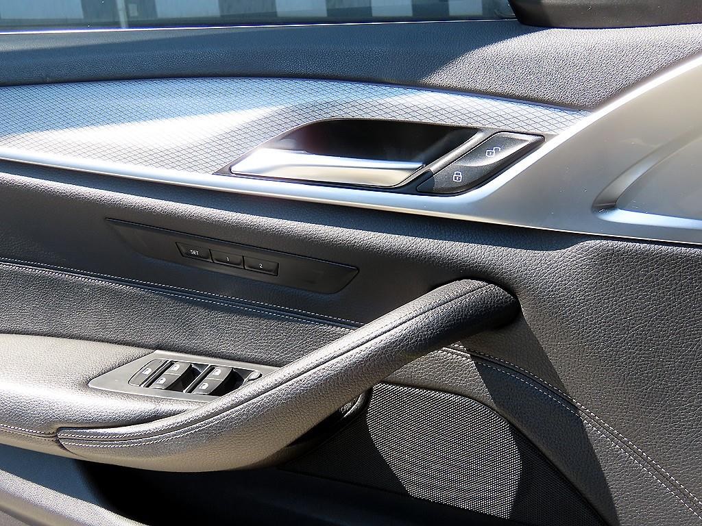 BMW 5시리즈 5시리즈 (G30) 520d M 스포츠 스페셜 에디션 이미지 12