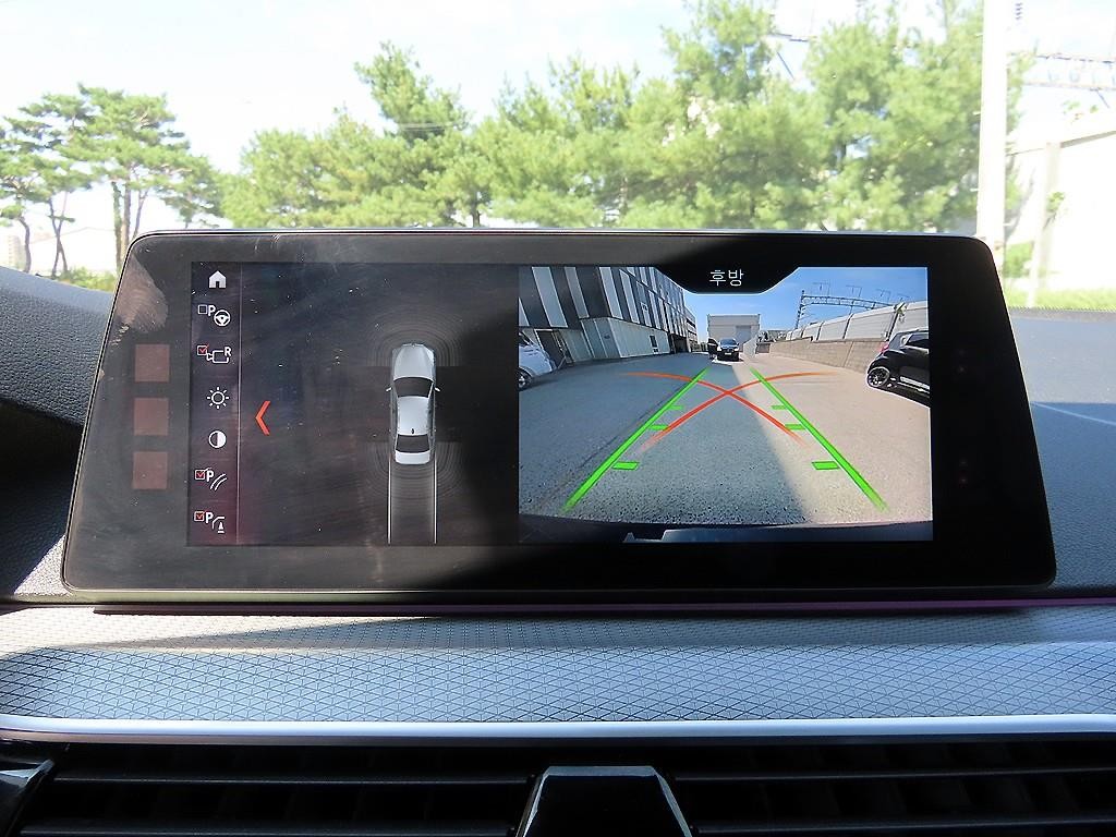 BMW 5시리즈 5시리즈 (G30) 520d M 스포츠 스페셜 에디션 이미지 15