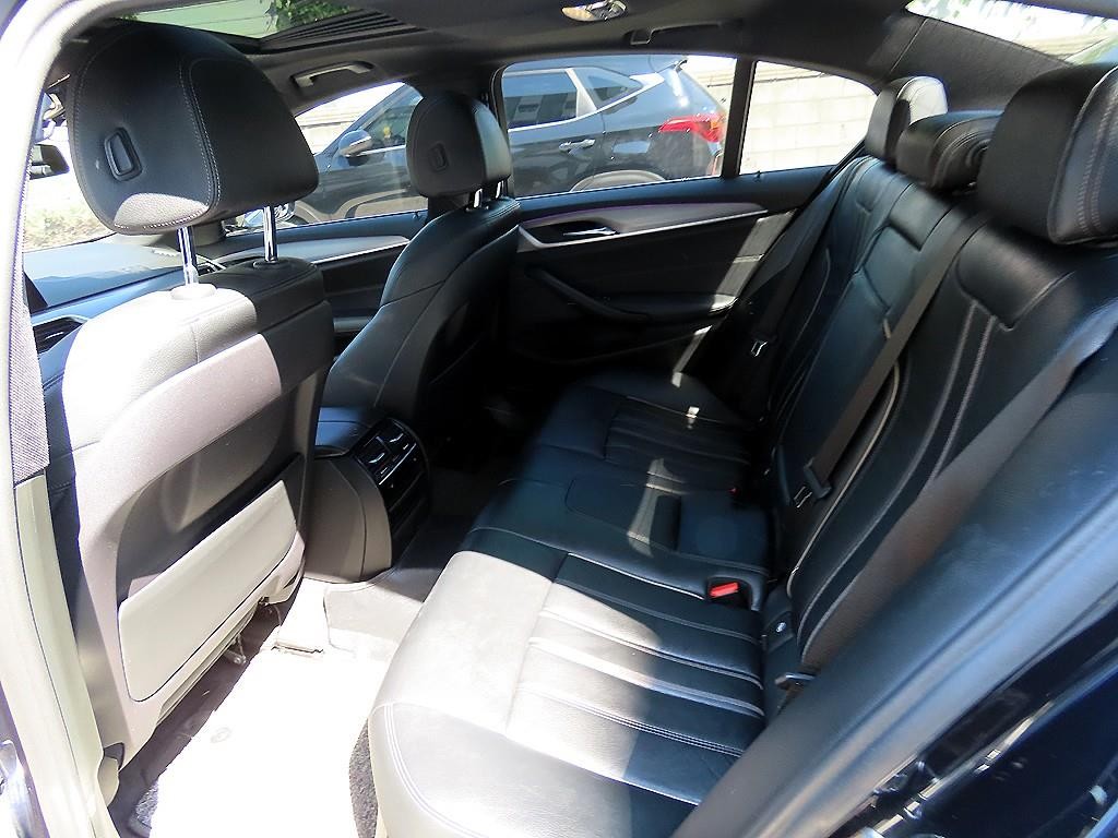BMW 5시리즈 5시리즈 (G30) 520d M 스포츠 스페셜 에디션 이미지 6