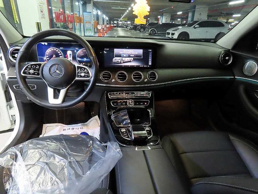 벤츠 E 클래스 E-클래스 W213 E300 아방가르드 이미지 10