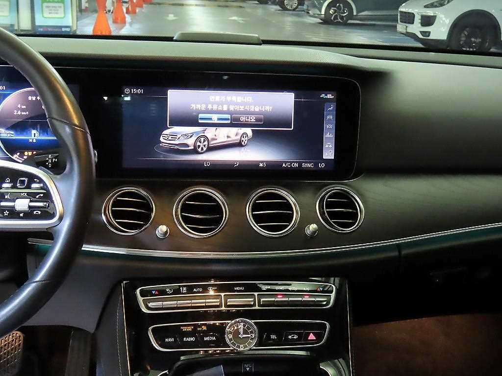 벤츠 E 클래스 E-클래스 W213 E300 아방가르드 이미지 11