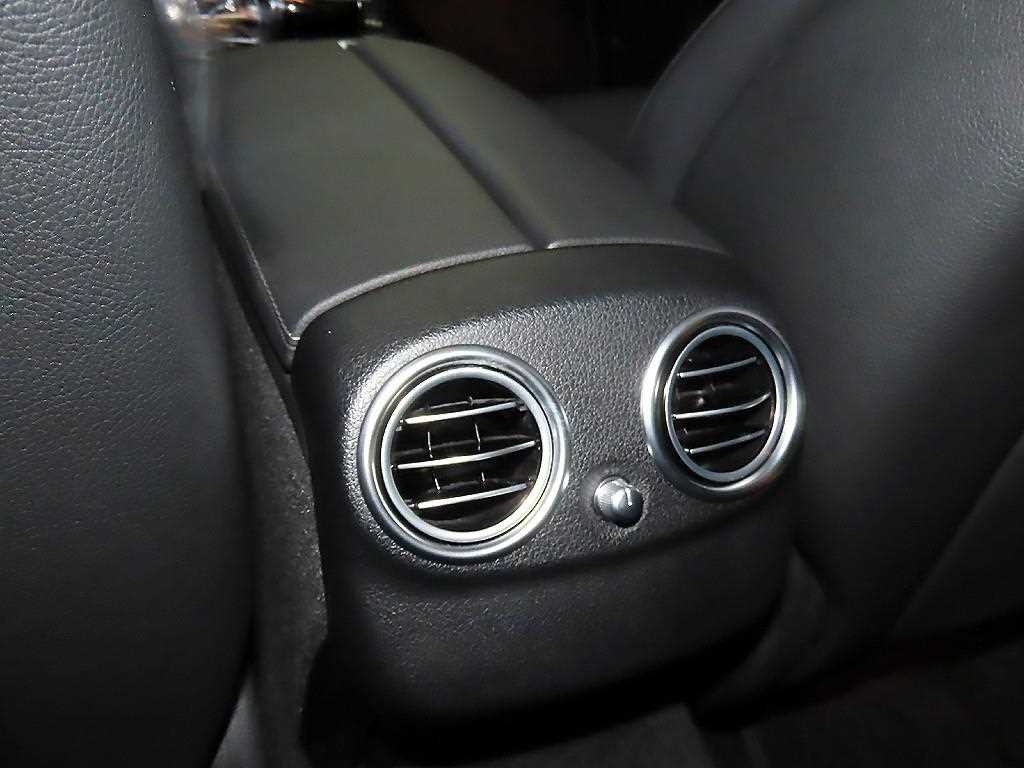 벤츠 E 클래스 E-클래스 W213 E300 아방가르드 이미지 14
