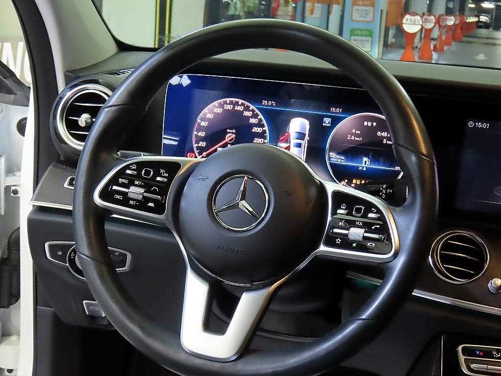 벤츠 E 클래스 E-클래스 W213 E300 아방가르드 이미지 8