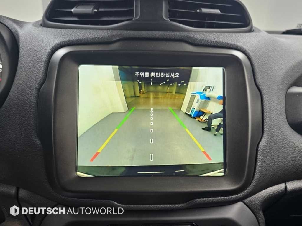 지프 레니게이드 1.3 리미티드 FWD 이미지 15