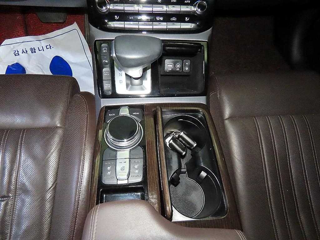 제네시스 EQ900 3.8 GDI AWD 프리미엄 럭셔리 이미지 12